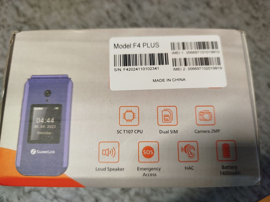 Telefon cu clapetă 4G pentru seniori