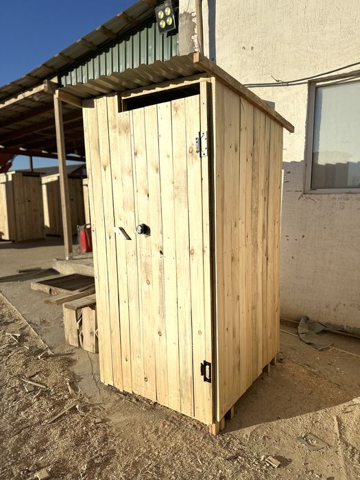 Туалет деревянний