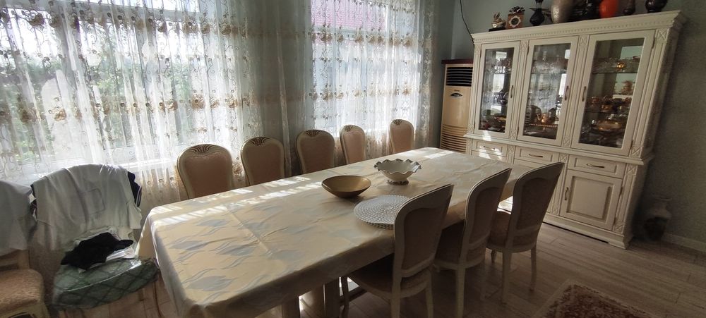Мебель для зала стол стулья