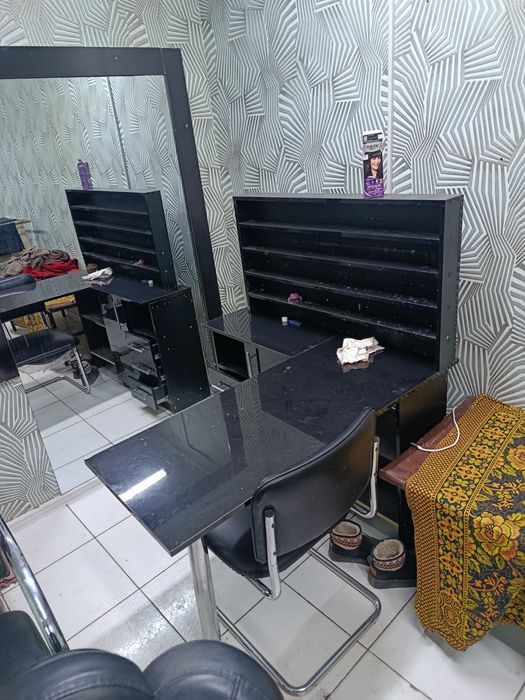 Маникюр стол сатылады