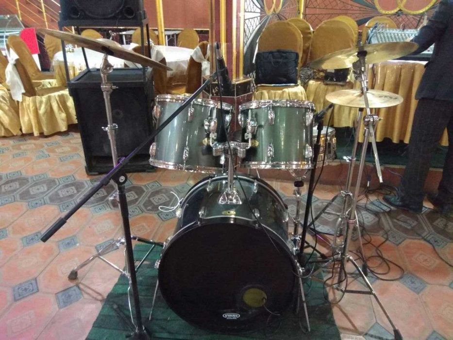 Инструмент музыкальный ударный барабан