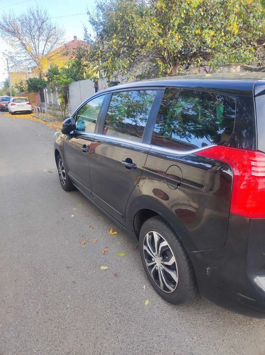 PEUGEOT 5008 2011 — imagine 2