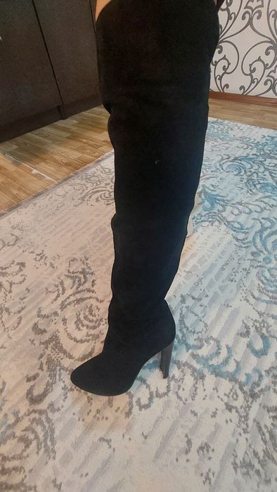 Продам осенние ботфорты от Basconi