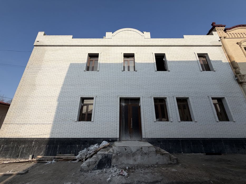 Ofislar,òquv markaz yoki istalgan turdagi turar joy uchun bino!