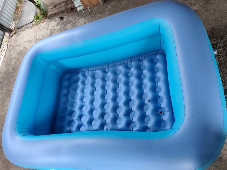 Бассейн детский надувной