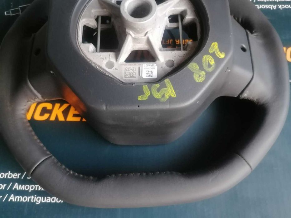 Продавам оригинален кожен мулти волан за Пежо 208. 2008 2019 г.