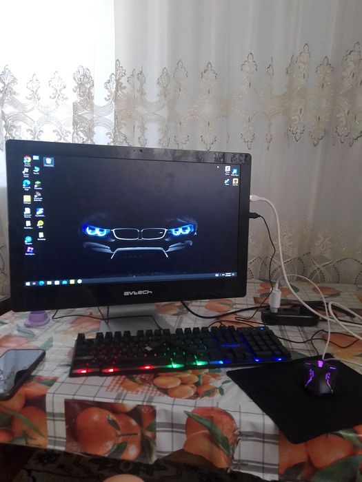 Monoblok ofisniy ishlarga Va yengil oyinlarga molljallangan