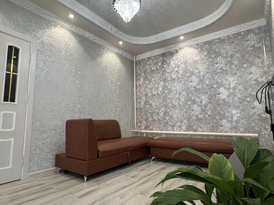 Под офисной Диван Продажа почти новый 150у.е