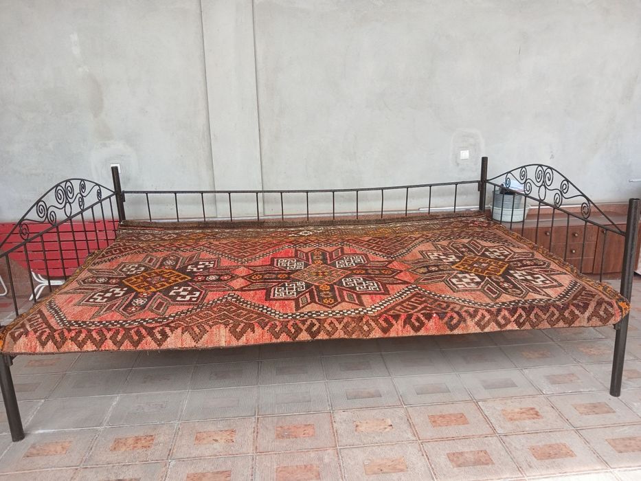 Продаю кроват тапчан 2×3м