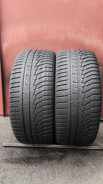 2бр. зимни гуми 235/40/19 Hankook 
dot2023