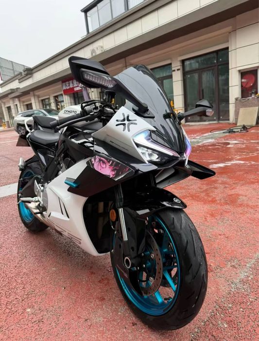 Cf Moto 675SR спорт байк