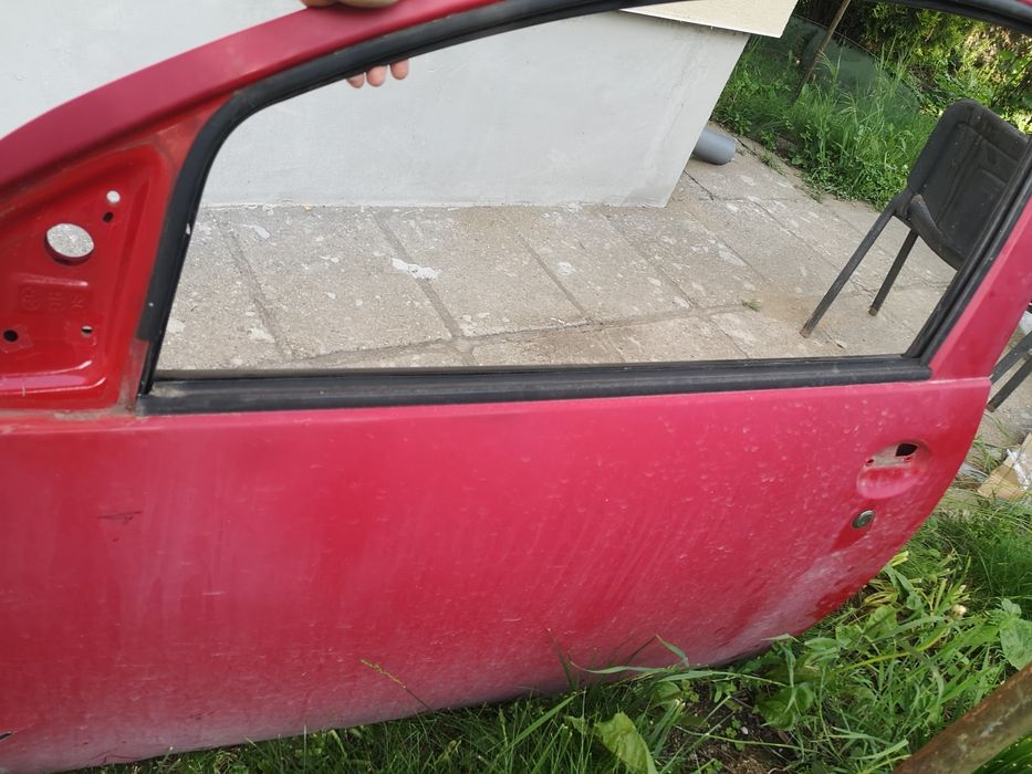 Лява врата за toyota aygo 1.0 2004 до 2014