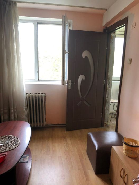 Vând apartament de 2 camere