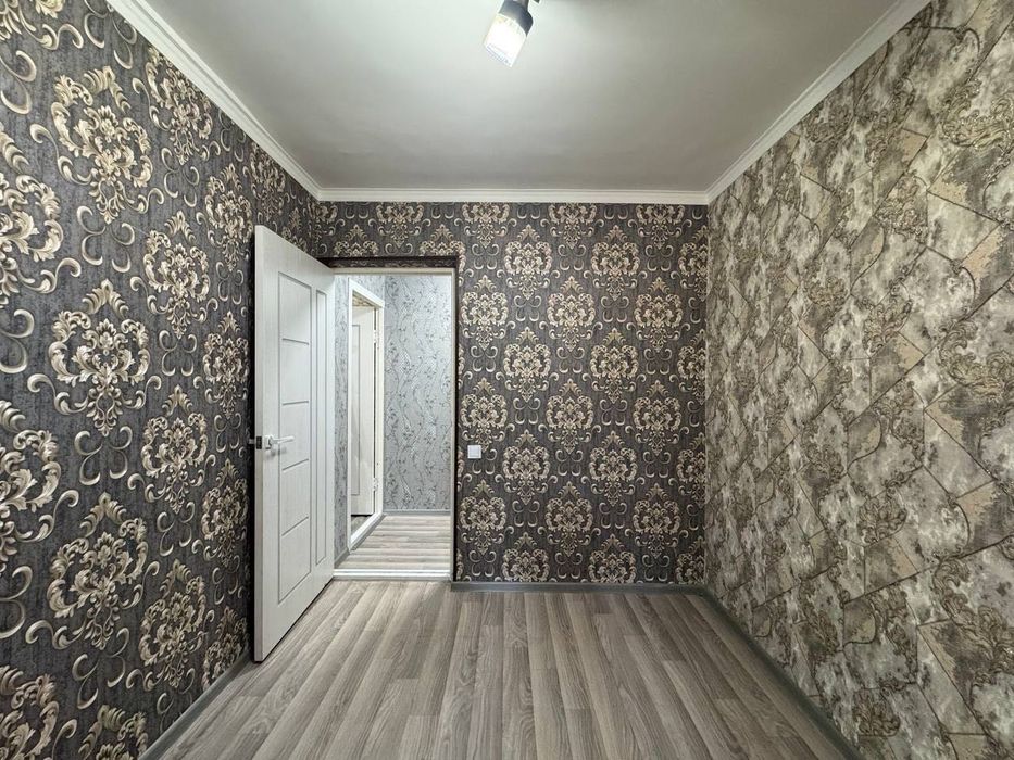 МЕТРО КОСМОНАВТЫ СВОЯ 2/1/4 Срочно Продается 50m2 Кирпич с Ремонтом