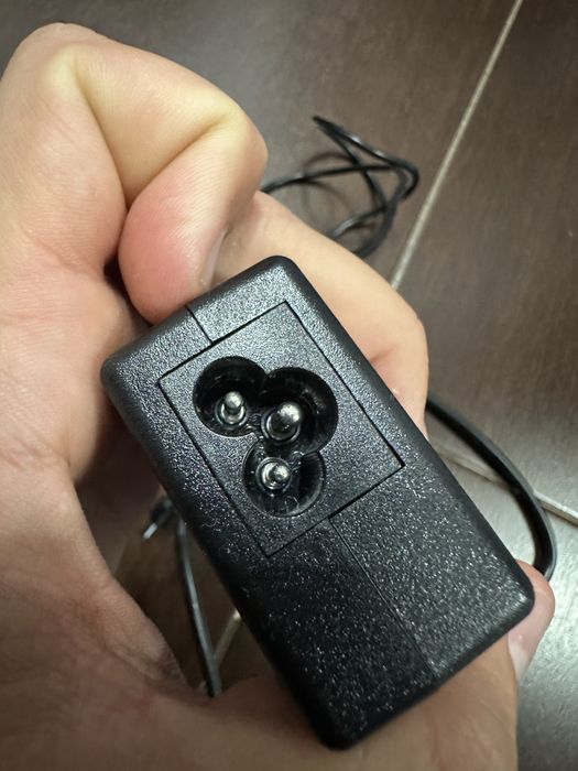 захранващ кабел с адаптер 14V за монитор/TV