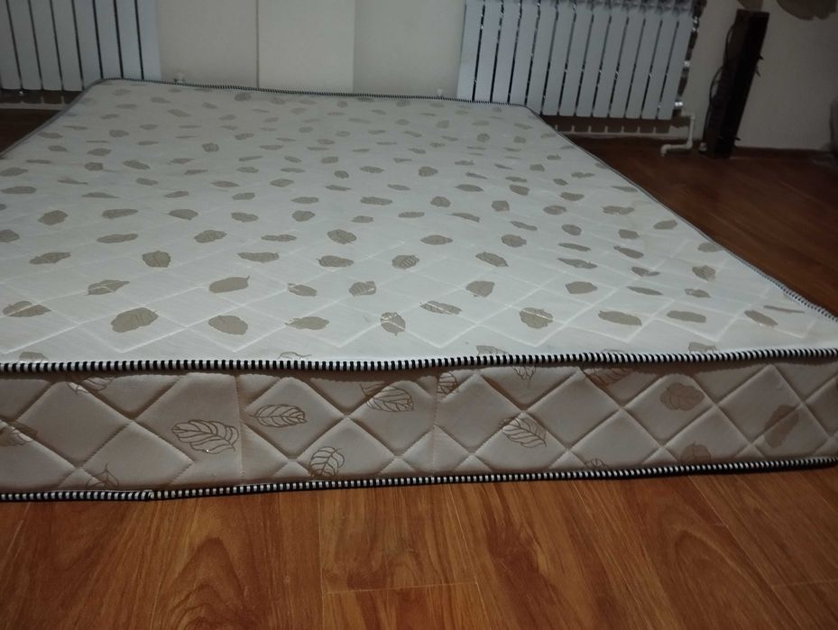 Продам матрас б/у двухспальный