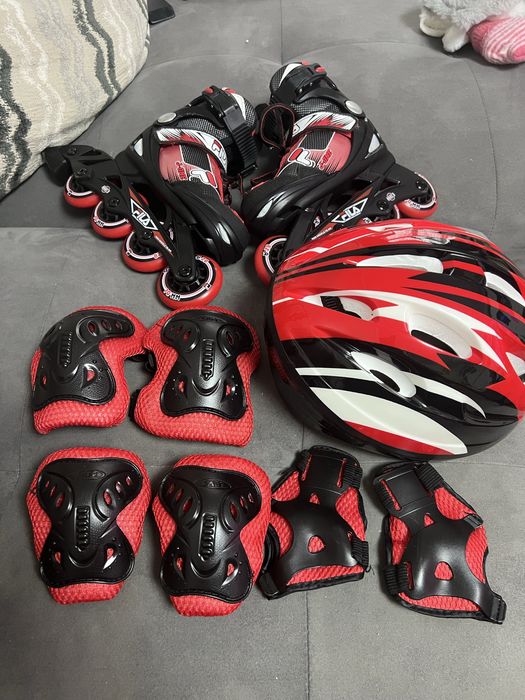 Vând role copii FILA J-One Black/Red F19 + Set complet protecție