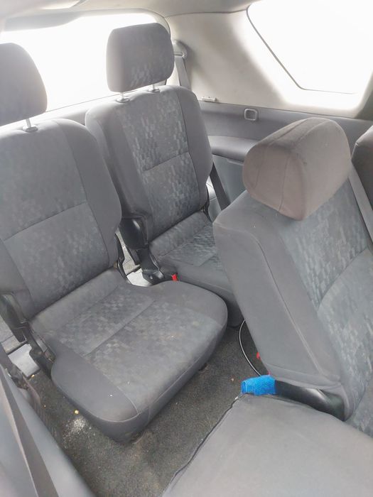 Vând toyota avensis verso, masina este radiată !