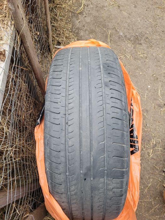 Продам  резину летнею