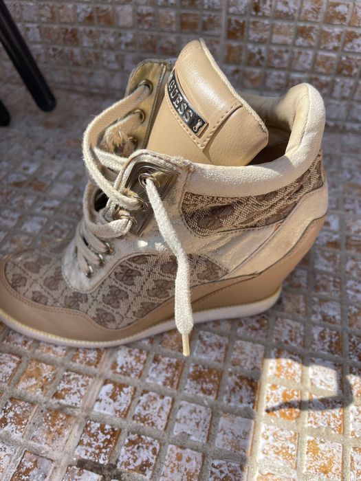 Обувки Guess - оригинални 39 номер