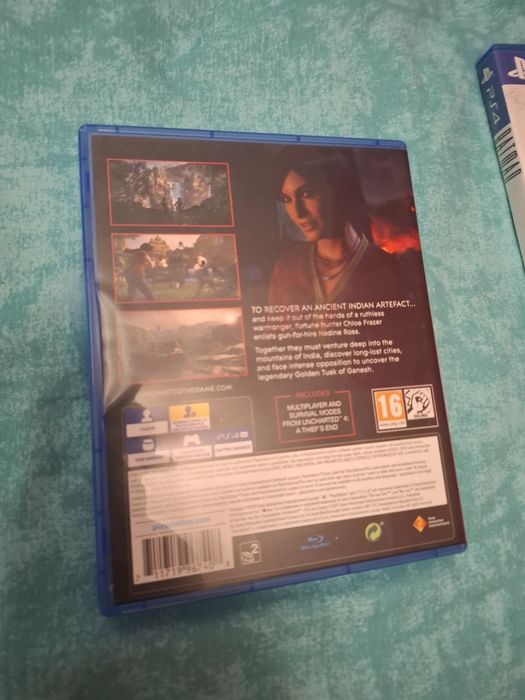 Ps4 slim+doua jocuri, 500gb, cablu HDMI, alimentare si USB. Fara controller.