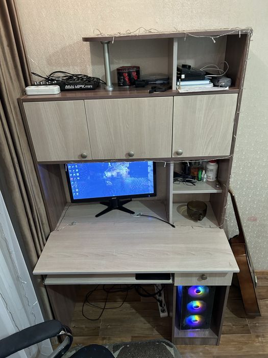 Компьютерный стол