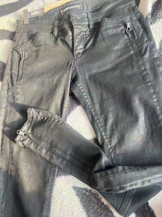 pulovere pantaloni de sezon orice produs 50 lei noi