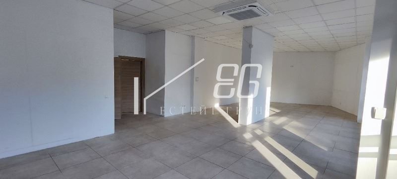Магазин в Варна-ХЕИ площ 85 цена 1350