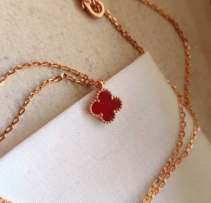 Дамско колие с малка червена детелина - Van Cleef & Arpels VCA