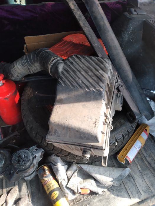 Продам корпус но воздушный фильтр Passat B3