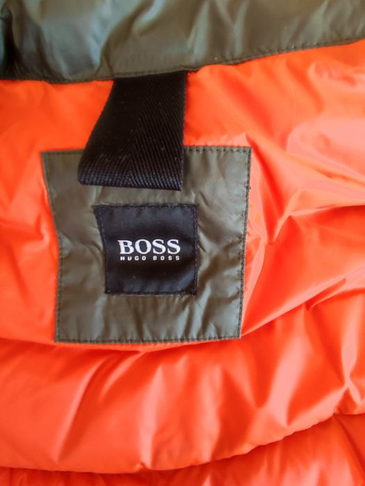 Елек Hugo boss размер 50 с пух обличан веднъж