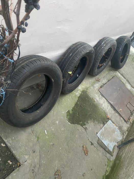 Vand 4 cauciucuri R14