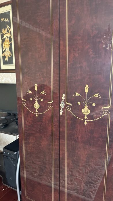 Спальный гарнитур б/у италия