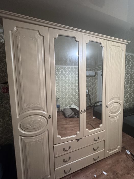 продам Шкаф спальный