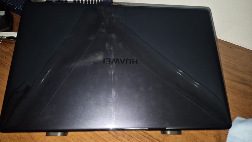 Huawei MateBook D15 / Core i5 / 15.6