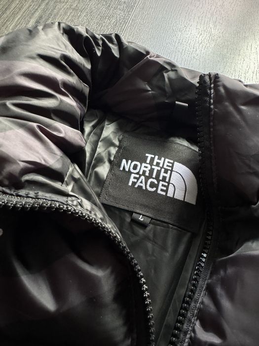 Geaca The North Face Kaws puffer noua