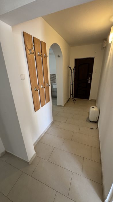 Inchirierz apartament / spatiu comercial