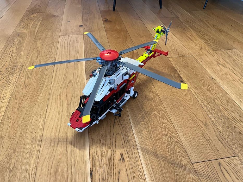 Lego Elicopter Airbus 42145