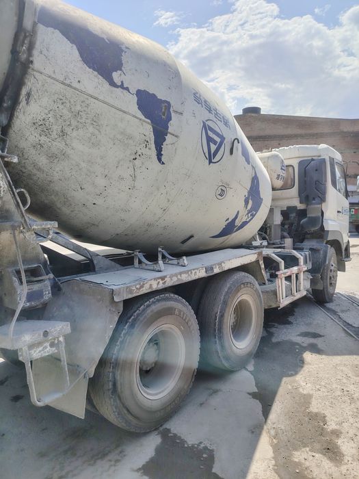 Продам автобетоносмеситель DongFeng.