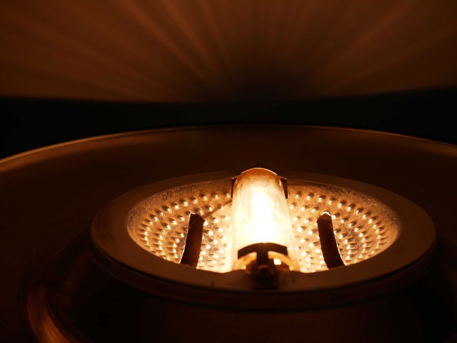 Lampa ambientala din metal pentru interior
