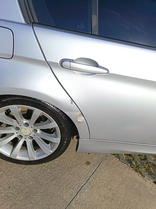 Vând BMW E90 an 2006 320D