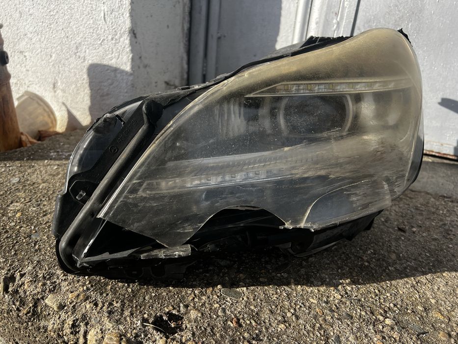 Мерцедес Mercedes CLS W218 фар