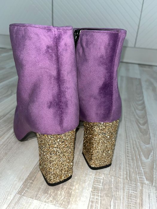 Женская модная обувь