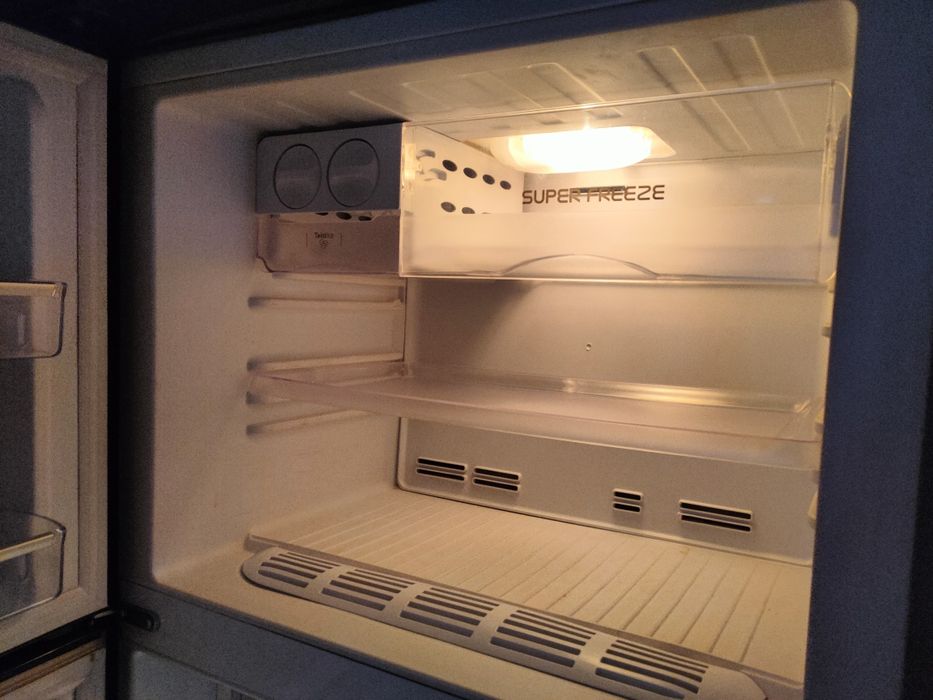 Хладилник Хотпойнт Аристон