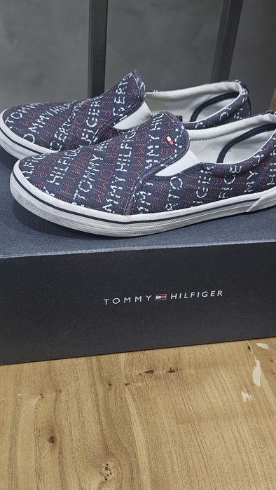 Детские кроссовки , слипоны Tommy Hilfige