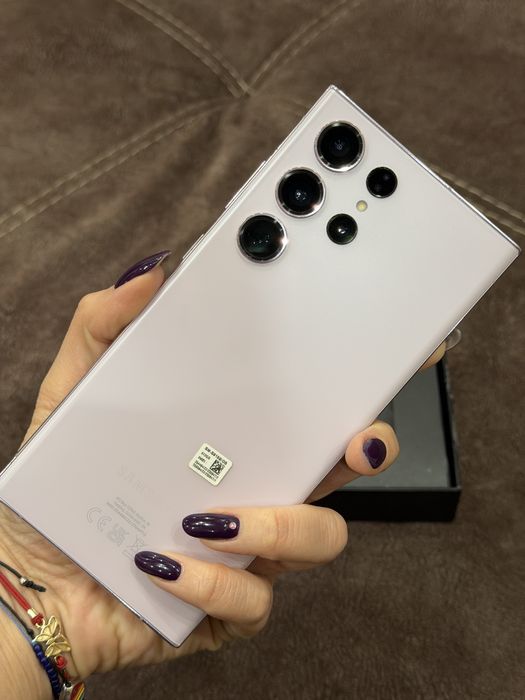 Продавам Samsung S23 Ultra 512 GB