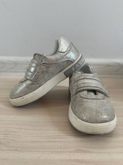 Кожаные кеды на девочку