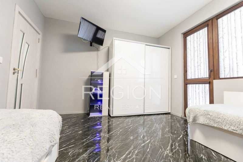 Дава се под наем Двустаен апартамент в Варна, м-т Траката - 56 кв.м за 408 € - Снимка #4