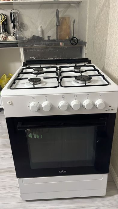 Продам газ плиту