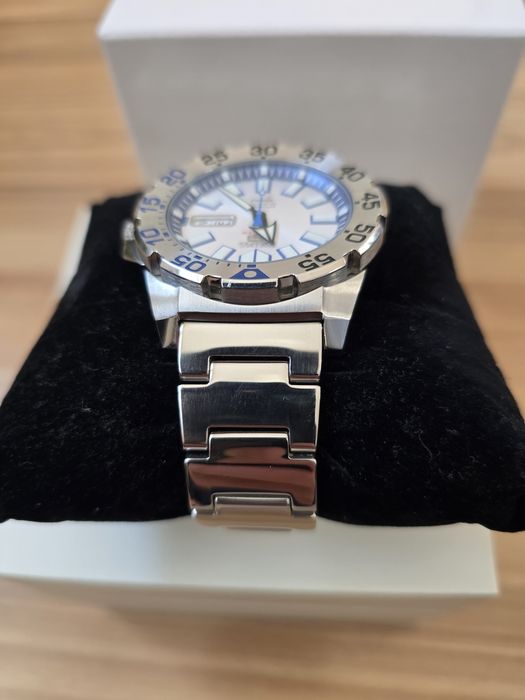 Seiko 5 Sports Blue Ice Monster